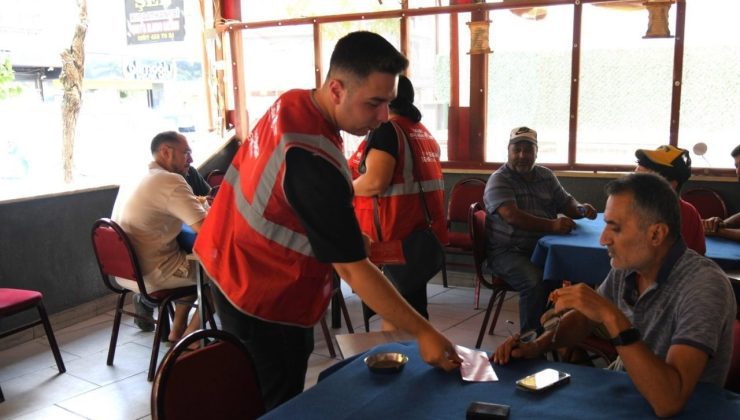 Yunusemre Belediyesi ekipleri kıraathanelerde vatandaşı dinliyor