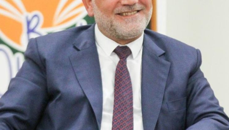Canik’ten üniversiteyi kazanan tüm öğrencilere burs desteği