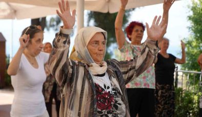 Kocaeli’nin “çınarları” ikinci baharlarını kulüpte yaşıyor